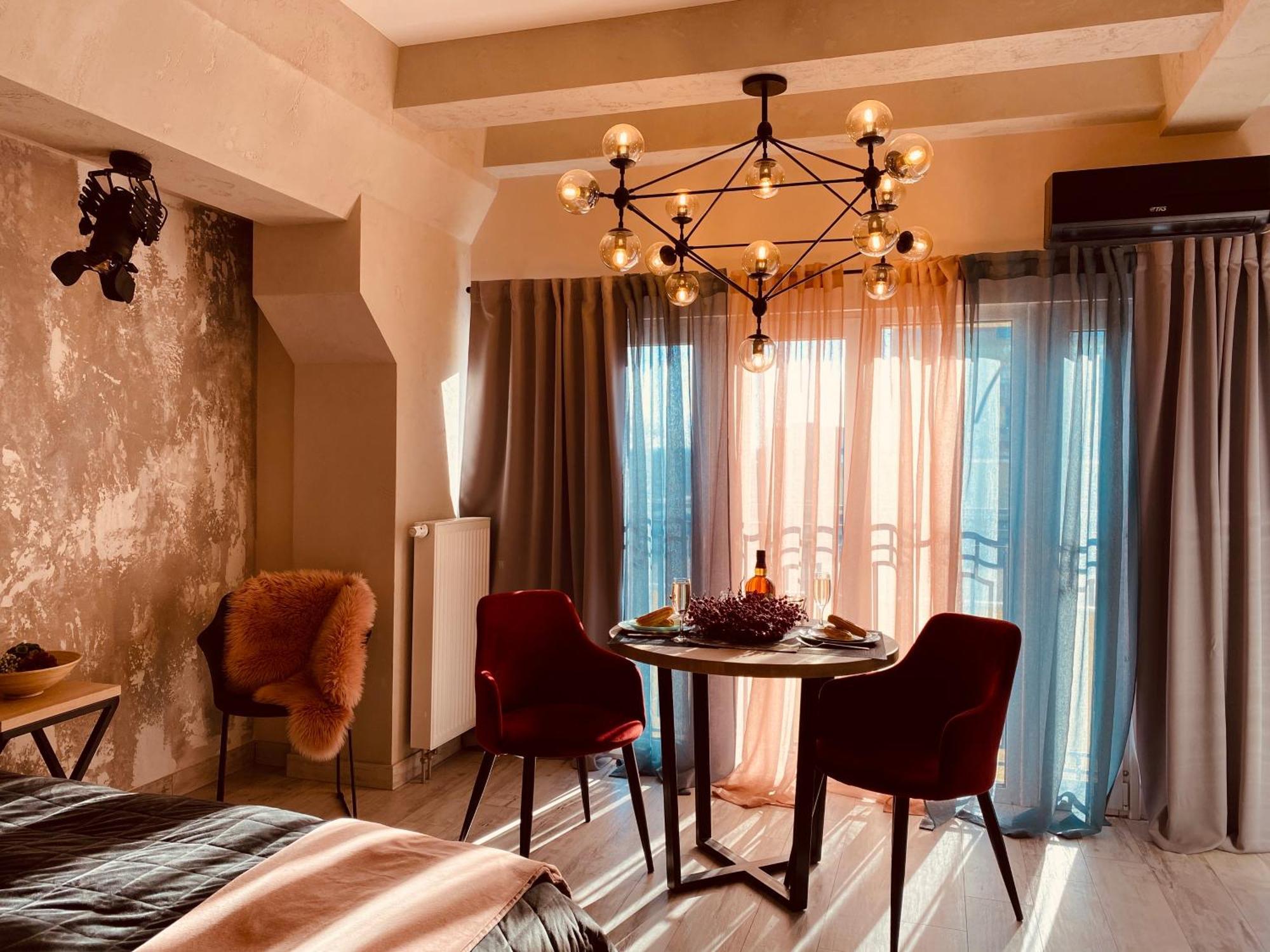 Studio Lux Loft On Victory Street In The City Center Vinnytsia Ngoại thất bức ảnh