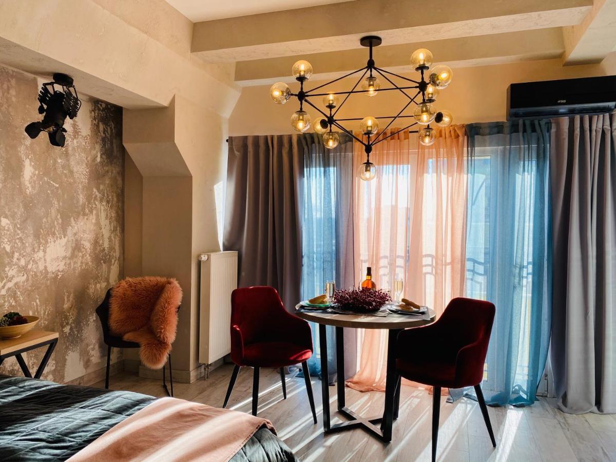 Studio Lux Loft On Victory Street In The City Center Vinnytsia Ngoại thất bức ảnh