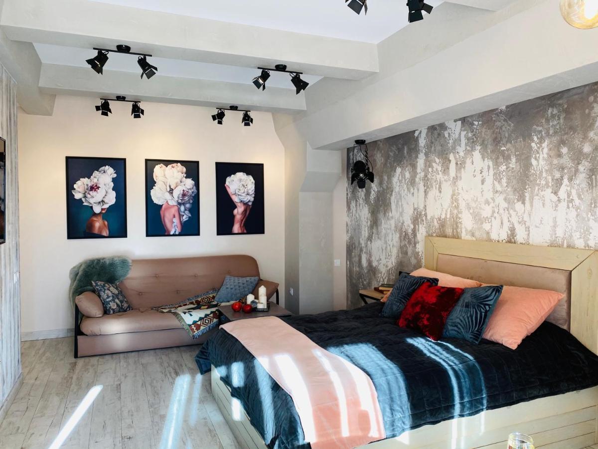 Studio Lux Loft On Victory Street In The City Center Vinnytsia Ngoại thất bức ảnh